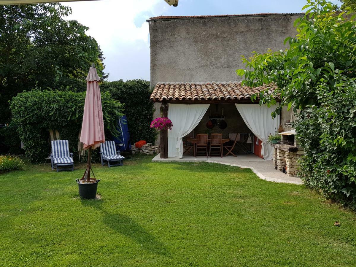 Willa Grange Voutee Avec Jardin Mane  Zewnętrze zdjęcie